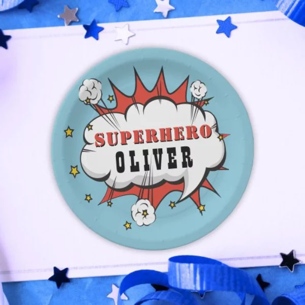Paper plates that can be personalised. Superhero theme