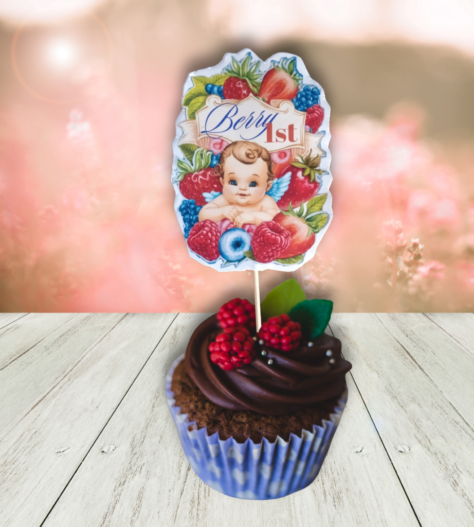 Berry cup cake and topper