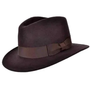 Man wearing 1920s-style fedora and suspenders – Roaring Twenties party outfit.